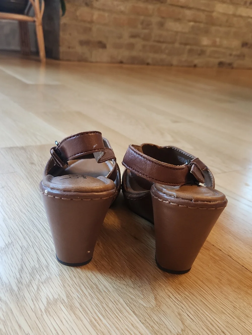 b.o.c. brown leather
